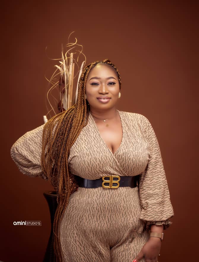 MTN stand in worship, Maame Serwaa