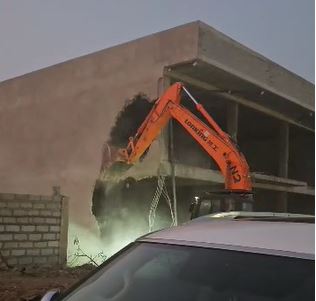 McDan, Demolition