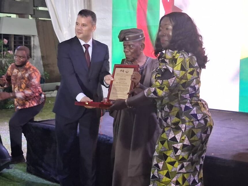 Algerian, revolution day, Trade