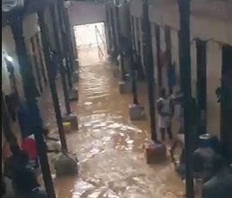 Sekondi Central Prison, floods, jailbreaks