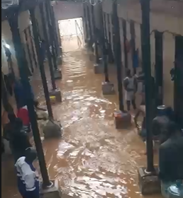 Sekondi Central Prison, floods, jailbreaks