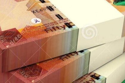 Cedi, dollar
